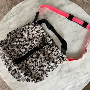 Lululemon bucket bag